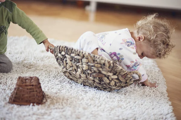 Two Children Playing Home — Stock Photo, Image