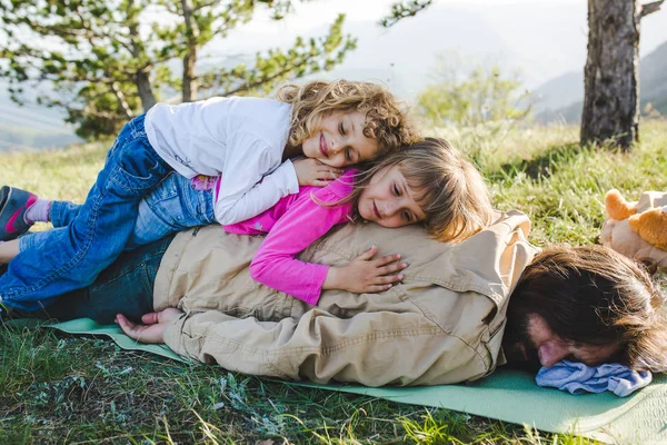 Babası kızı dışında uyku