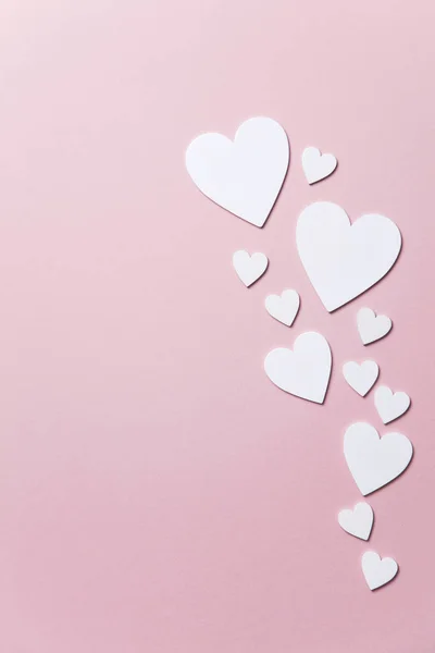 Witte Hartjes Een Pastel Roze Achtergrond Aftelkalender Voor Valentijnsdag Moederdag — Stockfoto