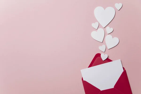 Carta Amor Tarjeta Blanca Con Sobre Papel Rojo Burlan — Foto de Stock