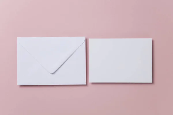 Lege Witte Kaart Met Papieren Envelop Sjabloon Mock — Stockfoto