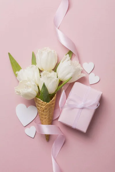 Cône Gaufre Plat Avec Fleur Blanche — Photo