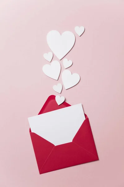 Lettera Amore Carta Bianca Con Busta Carta Rossa Finto — Foto Stock