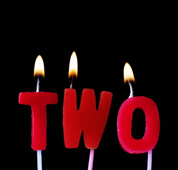 Zwei Verzaubern Roten Geburtstagskerzen Vor Schwarzem Hintergrund — Stockfoto