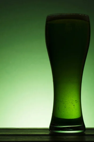 Patrick Day Green Beer Silhouette Green Background — Stock Photo, Image