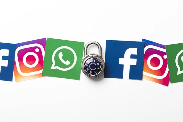 Londra Febbraio 2019 Logo Facebook Instagram Whatsapp Stampato Carta — Foto Stock