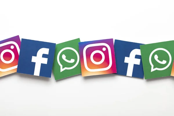 Londres Reino Unido Febrero 2019 Logotipos Facebook Instagram Whatsapp Impresos — Foto de Stock