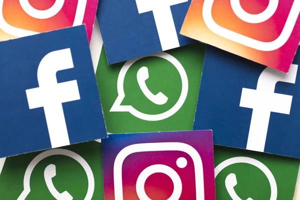 Londres Reino Unido Fevereiro 2019 Logotipos Facebook Instagram Whatsapp Impressos — Fotografia de Stock