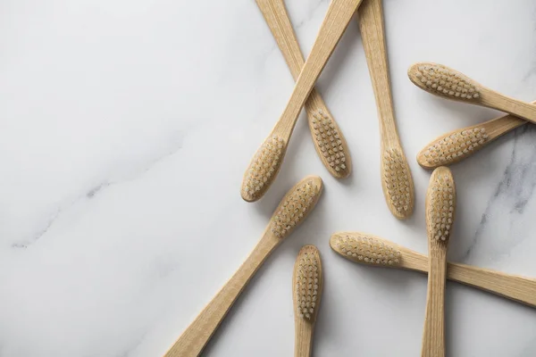 Spazzolini Bambù Legno Fondo Marmo — Foto Stock