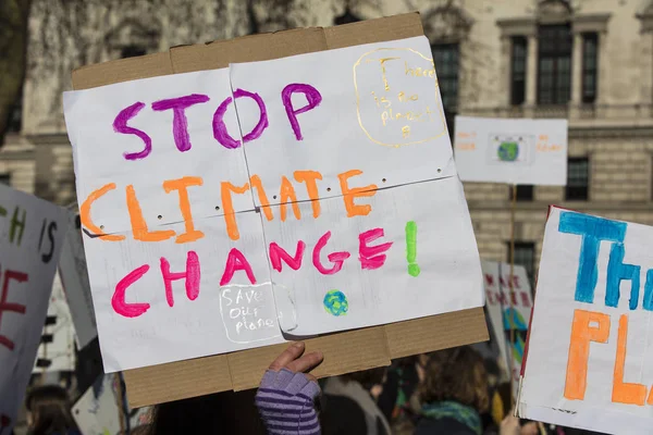 Demonstranten Mit Klimawandel Transparenten Bei Einem Protest — Stockfoto