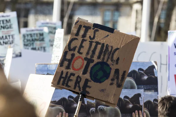 London Wielka Brytania Lutego 2019 Protestujący Banerów Strajku Młodzieży Dla — Zdjęcie stockowe