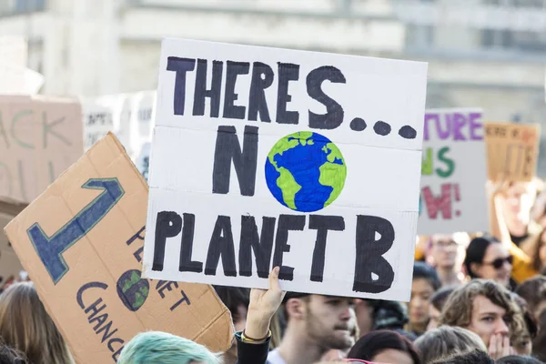 London Februar 2019 Demonstranten Mit Transparenten Bei Einem Jugendstreik Für — Stockfoto