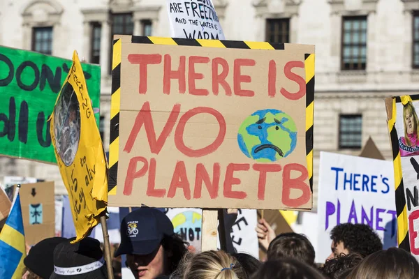 London Februar 2019 Demonstranten Mit Transparenten Bei Einem Jugendstreik Für — Stockfoto