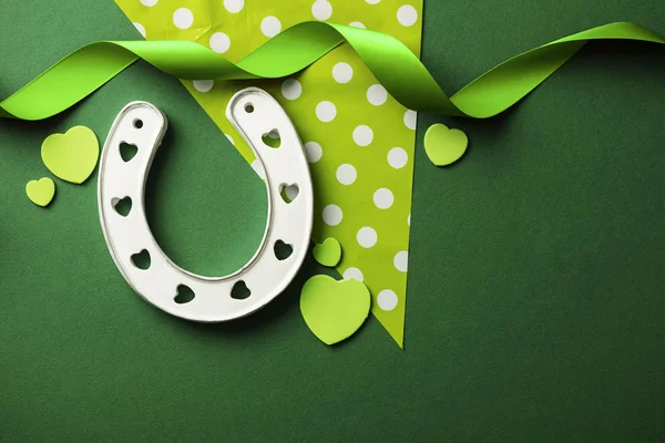 St Patricks день зелений фон з пощастило підкова — стокове фото