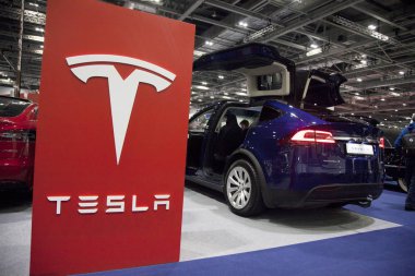 Londra, İngiltere - 15th Şubat 2019: Tesla otomobil markası klasik araba gösterisi gösteri