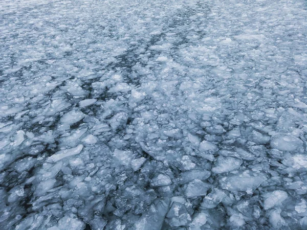 Hielo roto en la superficie del océano. Concepto global de advertencia —  Fotos de Stock