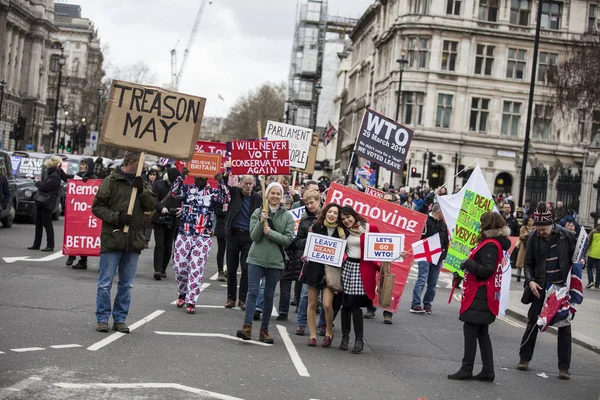 Londra, İngiltere - 13 Mart 2019: AB bırakmak kampanya Brexit destekçileri