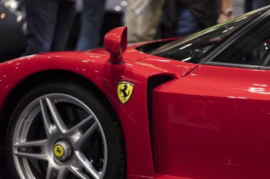 Londra, İngiltere - 18 Şubat 2018: A Ferrari spor araba Londra klasik araba fuarında