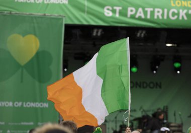 Londra, İngiltere - 17th Mart 2019: İnsanlar Londra'da St Patricks günü kutlamak