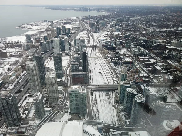 Alta vista aérea sobre a cidade de Toronto, Canadá — Fotografia de Stock