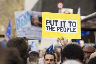 Londra, İngiltere - Mart 23 2019: Anti Brexit destekçileri halklar oylamaya siyasi tarihinde Londra'da Mart