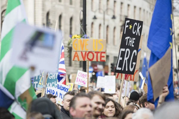 Лондон, Великобританія - Березень 23 2019: Анти Brexit прихильників на голосування народів політичних березня в Лондоні — стокове фото
