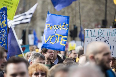 Londra, İngiltere - Mart 23 2019: Anti Brexit destekçileri halklar oylamaya siyasi tarihinde Londra'da Mart