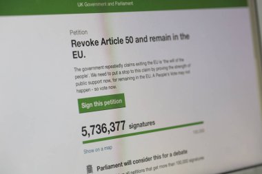 Londra, İngiltere - 26 Mart 2019: madde 50 iptal ve brexit yeniden Online dilekçe 5 milyonun üzerinde imzaları vardır