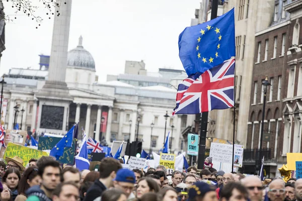 Лондон, Великобританія - Березень 23 2019: Натовпи brexit прихильників на голосування народів політичних березня в Лондоні — стокове фото