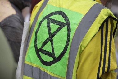 Londra, İngiltere - 23 Nisan 2019: Parlamento Meydanı'nda Extinction İsyanı protestosu üyeleri, Londra