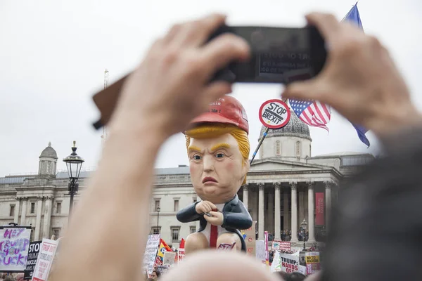 LONDON, UK - June 4th, 2019: A political satire sculpture of Donald Trump made at an anti Trump March in London — Stock Photo, Image