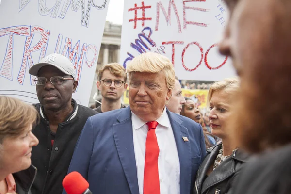 LONDON, UK - June 4th 2019: A Donald Trump lookalike in Trafalgar Square during a political protest — Stock Photo, Image