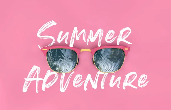 Óculos de sol de aventura de verão com reflexos de palmeiras tropicais. Renderização 3D — Fotografia de Stock