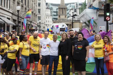 Londra, İngiltere - 6 Temmuz 2019: Londra Belediye Başkanı Sadık Han Londra'da 50.