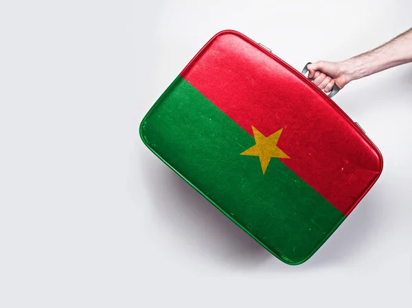 Bandiera Burkina faso su una valigia vintage in pelle . — Foto Stock