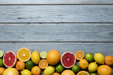 Rustik ahşap narenciye fuits, greyfurt, limon, kireç, turuncu