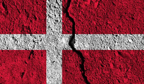 Dänemark-Fahne mit Riss durch die Mitte. Land gespalten — Stockfoto