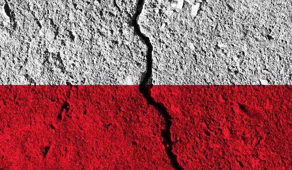 Bandera de Polonia con grieta en el medio. Conce dividido por países — Foto de Stock