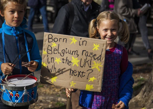 LONDRA, Regno Unito - 20 OTTOBRE 2018: Centinaia di migliaia di persone — Foto Stock