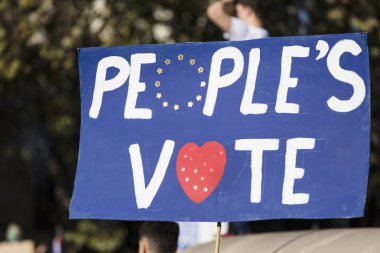 Brexit karşıtı protesto destekçileri Londra'nın merkezinde yürüdü