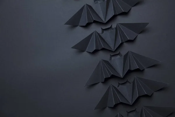 Halloween upiorny Dracula nietoperze tło wykonane z origami — Zdjęcie stockowe
