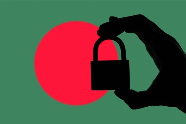 孟加拉国安全。手拿着挂锁在n的剪影 — 图库照片