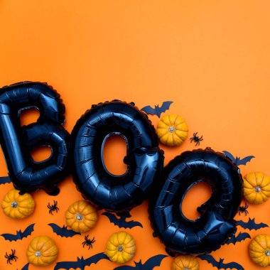 Kabak ve yarasalar ile Halloween balon kelime boo