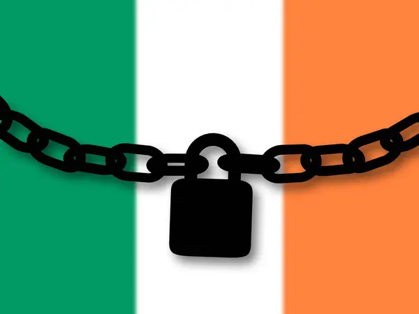 爱尔兰安全。链和挂锁的剪影在民族a — 图库照片