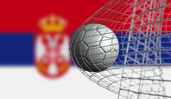 A bola de futebol marca um gol em uma rede contra a bandeira da Sérvia. 3D Rende — Fotografia de Stock