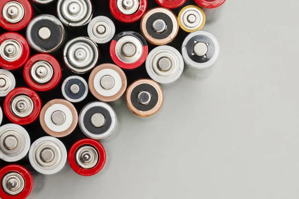 Baterias de fundo. Conceito de fornecimento e reciclagem de energia — Fotografia de Stock