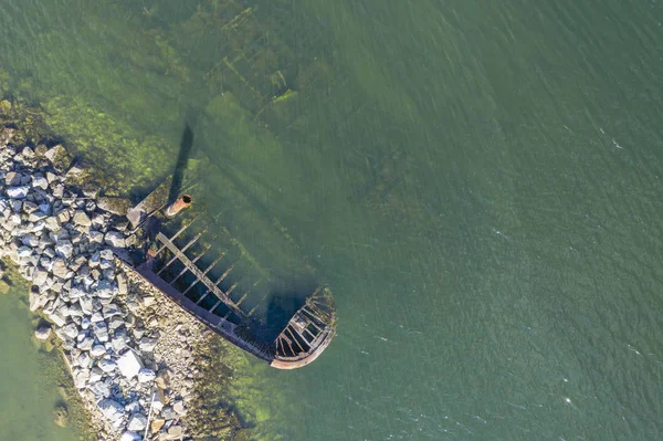 Luftaufnahme von Schiffswracks in der Nähe von Royston auf der Insel Vancouver, Kanada — Stockfoto