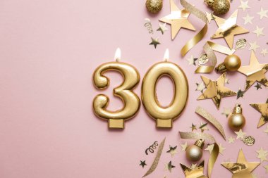 Yıldız ve ışıltılı arka plan üzerinde Numara 30 altın kutlama mum