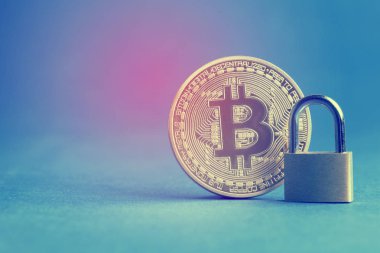 bir asma kilit ile bitcoin para sikke. Dijital para birimi güvenliği 