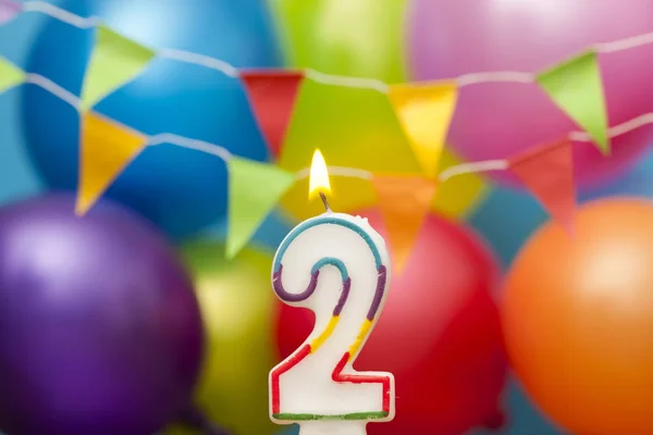 Happy Birthday numer 2 celebracja świeca z kolorowym balonem — Zdjęcie stockowe